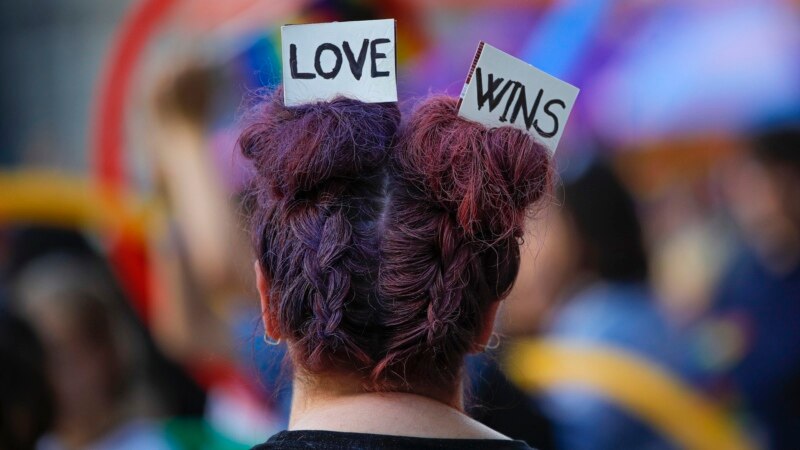 Запреты гей-парадов в Тольятти и Отрадном обжаловали в ЕСПЧ 