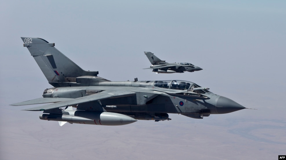 Britaniyanın "Tornado GR4'S" qırıcı-bombardmançı təyyarələri, İraq səmasında, 27 sentyabr 2014