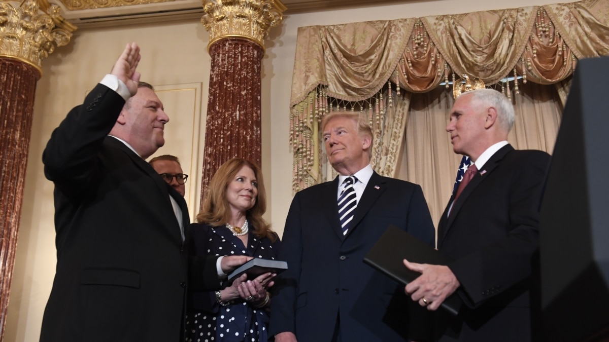 Помпео склав присягу державного секретаря США
