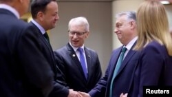 Premierul maghiar Viktor Orban a dat mai multe semnale în ultima perioadă că ar fi dispus la un compromis, deși în public a insistat că ar putea bloca ajutorul destinat Ucrainei.