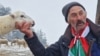 Овцевъдът Георги Илиев, познат като бай Рибан, с част от стадото, 30 ноември 2024 г.