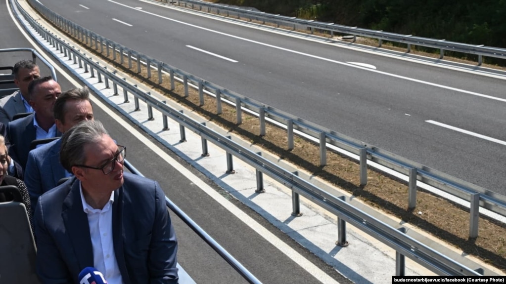 President Aleksandar Vučić and ministers in the Government of Serbia during a tour of the Miloš Veliki highway section, July 5, 2025.