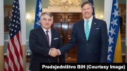 Predsjedavajući Predsjedništva BiH Željko Komšić i zamjenik američkog državnog sekretara Cristopher Landau u Washingtonu. 