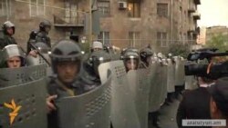Armenian Police Block Opposition March Towards Presidential Palace