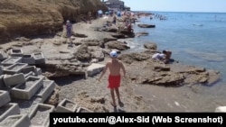 Разрушенный пляж в Николаевке Симферопольского района, август 2025 года