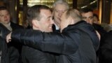 Дмитрий Медведев, Сергей Собянин и Владимир Путин. 4 марта 2012 г. 