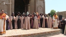 Կան եպիսկոպոսներ, որ ոչ թե եկեղեցի, այլ քաղաքականություն են մտնում. Արամ քահանա