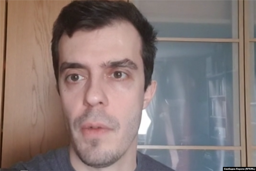 РУСИЈА - Руската полиција изврши претрес во домот на Роман Доброхотов, уредник на истражувачкиот интернет сајт Инсајдер, само неколку дена откако медиумот беше ставен во контроверзниот регистар на странски агенти.