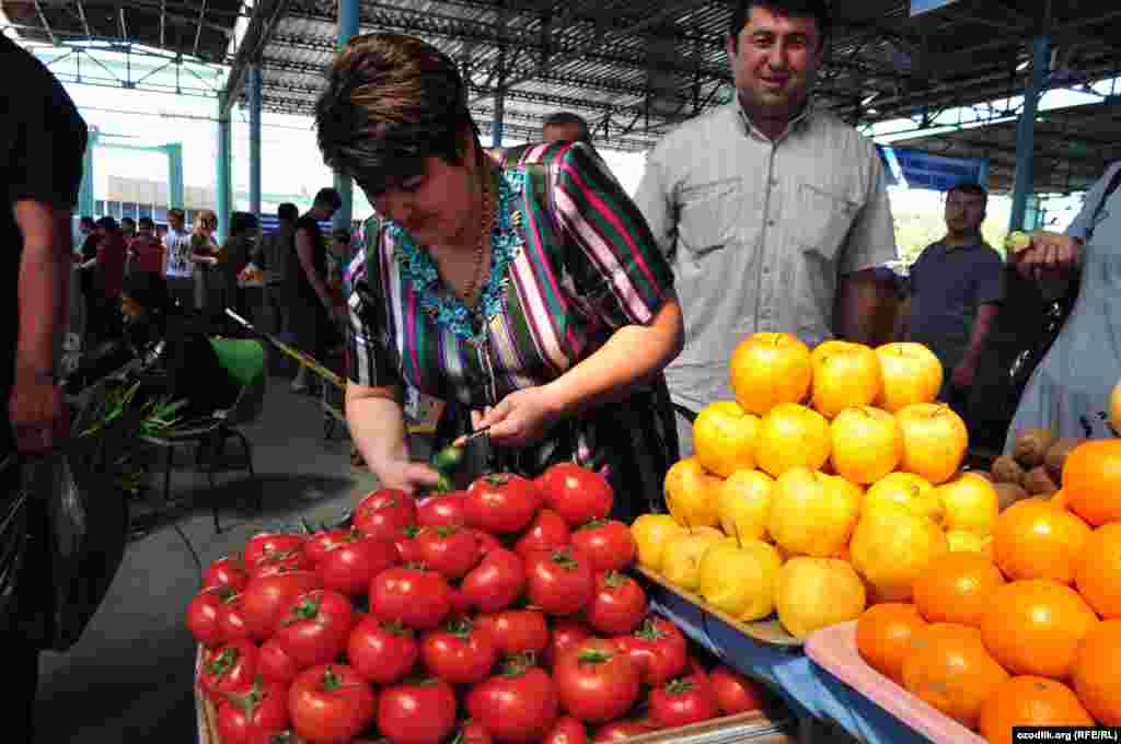 Навоий шаҳри марказий деҳқон бозори