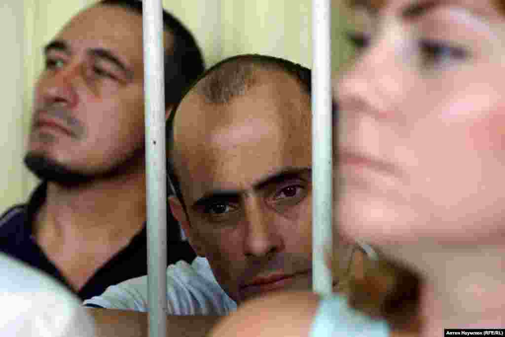 Рустем Абильтаров, строитель из Бахчисарая. Ему грозит 10 лет лишения свободы по подозрению в участии в Хизб ут-Тахрир. Дома у него осталось четверо детей