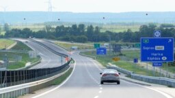 Az M85-ös autóút út Csorna-nyugat és Balf csomópont között átadott új szakasza 2021. június 9-én