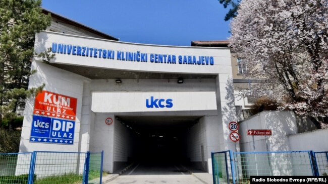 U Tužilaštvu Kantona Sarajevo tvrde da u još šest slučajeva ispituju navode o neprikladnom liječenju, ne precizirajući imena pacijenata, kao ni zdravstvenih ustanova. Na fotografiji jedan od ulaza u KCUS.