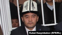Kyrgyzstan -- Oppositional deputies Kamchybek Tashiev, Sadyr Japarov and Talant Mamytov in the court, Bishkek, 10Jan2012