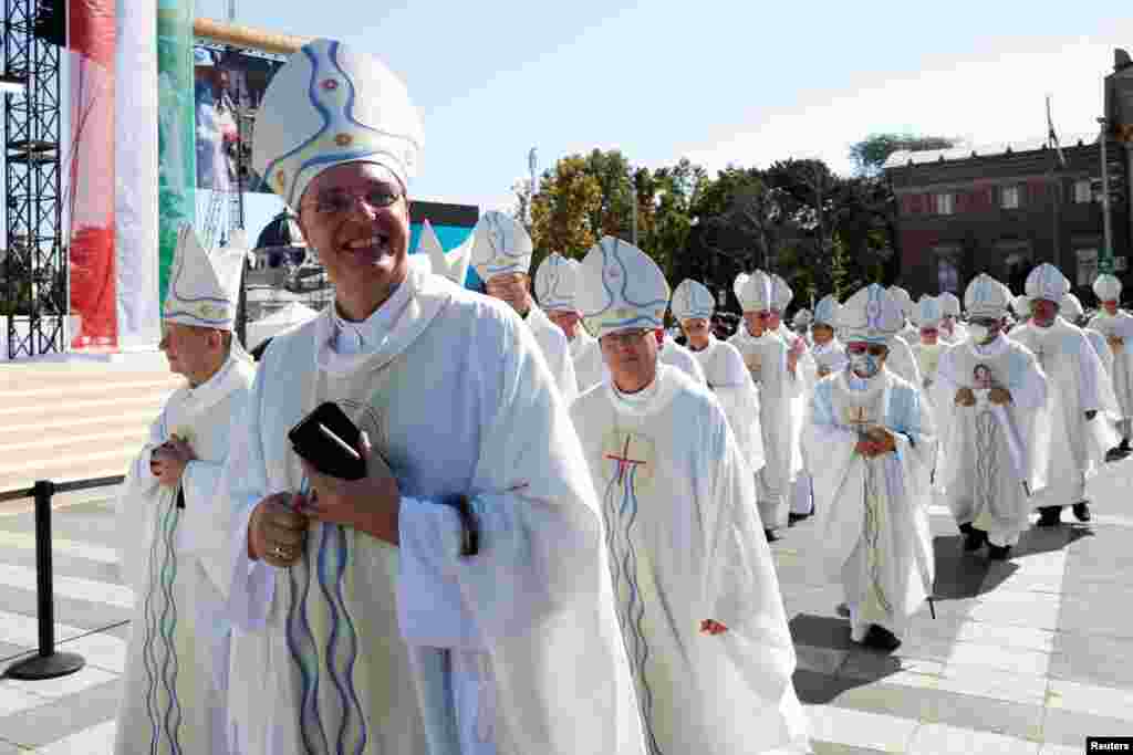 Az Eucharisztikus Kongresszust eredetileg 2020 szeptemberében tartották volna, de a járvány miatt a szervezők eltolták egy évvel