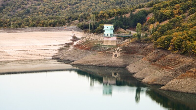 В Изобильненском водохранилище убывает вода | Крымское фото дня