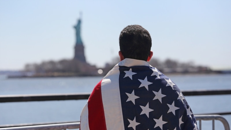 Kë e prek pezullimi i vizave të emigrimit për në SHBA?