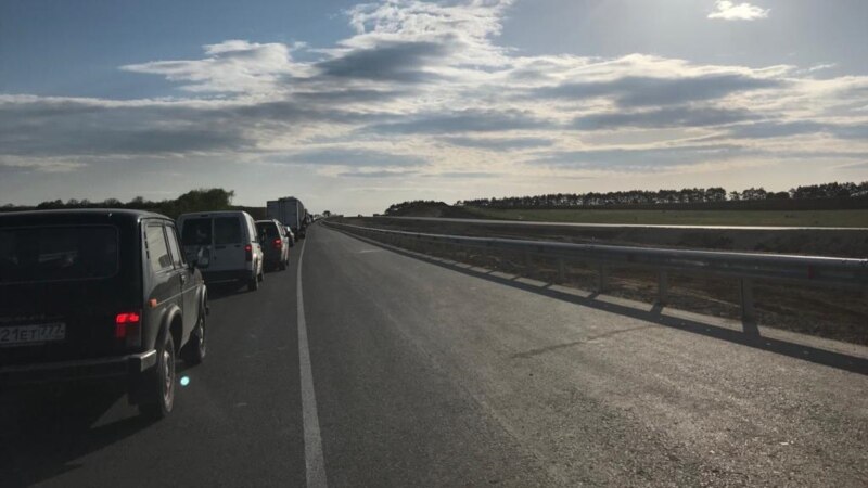 В Крыму на трассе «Таврида» опрокинулся газовоз, есть погибший