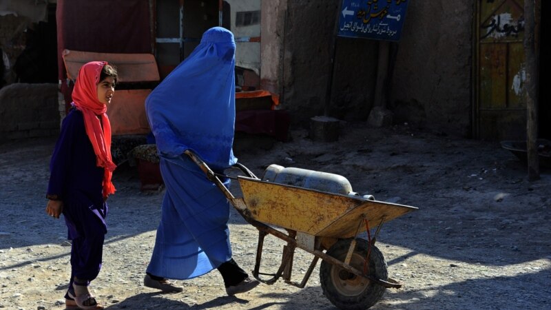 افغانستان کې د نفتي موادو لوړې بیې او د خلکو اندېښنې