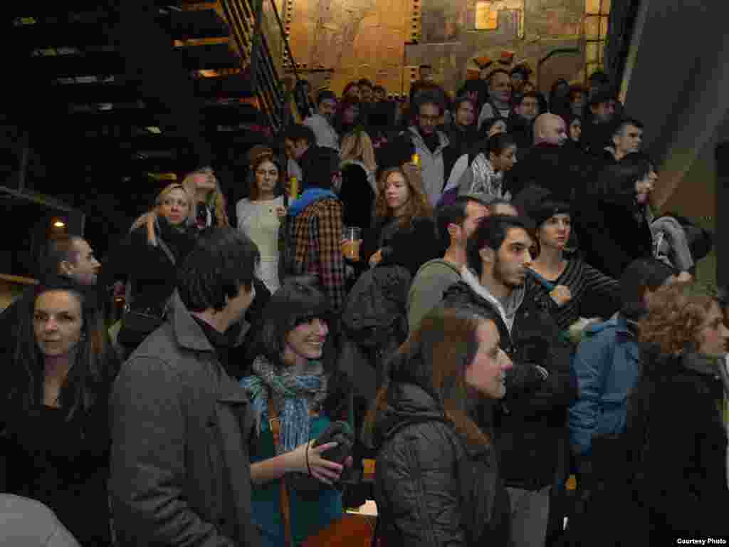 ¨P kampanja¨, Noć performansa, 26.11.2011. Foto: Stanislav Milojković 
