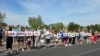 Протестиращи блокират пътя София - Русе край село Ясен в знак на протест срещу безводието в Плевенско, 7 септември.