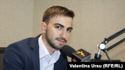 Eugen Sinchievici în studioul Europei Libere