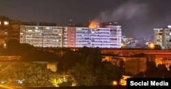 Влада Румунії повідомила, що під час російської атаки один із дронів зайшов у румунський повітряний простір і врізався в багатоповерхівку в прикордонному з Україною місті Галаці, там виникла пожежа, і постраждали дві людини