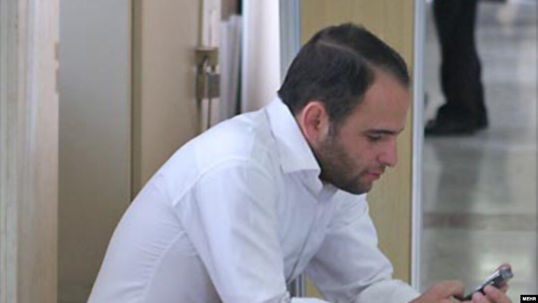 اس ام اس یکی از گسترده ترین ابزارهای ارتباطی در ایران به شمار می آید.