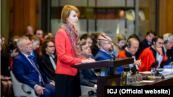 Олена Зеркаль викладає аргументи України в Міжнародному суді в Гаазі, фото 4 червня 2019 року
