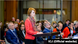 Олена Зеркаль викладає аргументи України в Міжнародному суді в Гаазі, фото 4 червня 2019 року