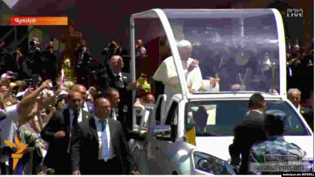 Armenia - Pope Francis circumambulate on Vardanants Square in Gyumri, Armenia 25 June 2016