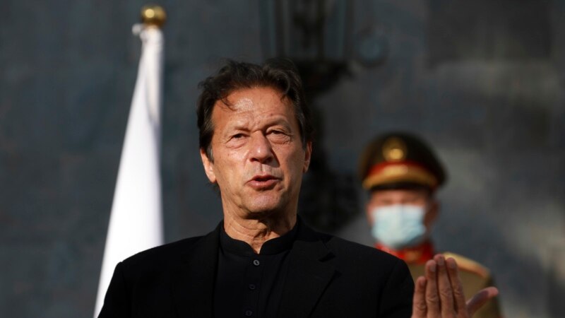 Пакистандын премьер-министри COVID-19 вирусун жугузуп алды