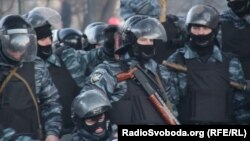 «Беркут» під час сутичок у Києві, 18 лютого 2014 року