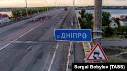Антонівський міст через Дніпро, який з’єднує Херсон із лівобережжям, Херсон, Україна, 19 липня 2022 рок