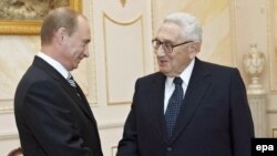 Henri Kissencer Rusiya prezidenti Vladimir Putinlə, 26 aprel 2007