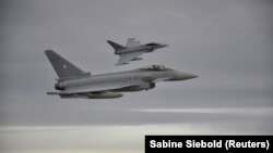 Истребители Eurofighter Typhoon ВВС Германии.