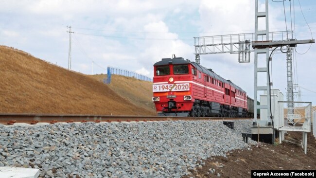 Запуск движения грузовых поездов по Керченскому мосту, 30 июня 2020 года