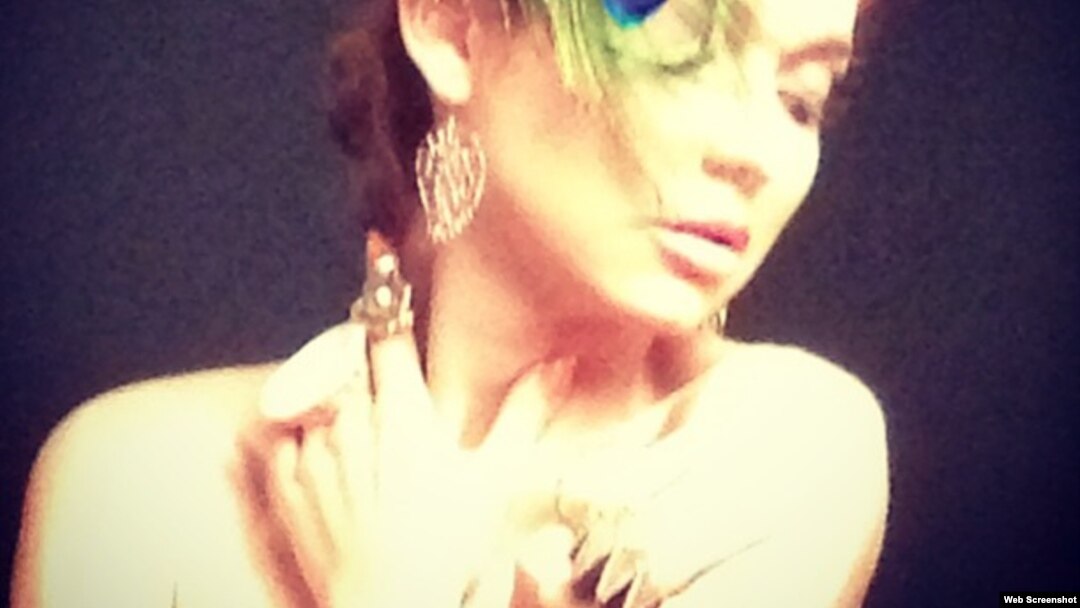 Yigitning jim bolishini korishni kim yoqtiradi? Porno ona va ogil ishda