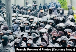 იღებდა "რუსთაველზე" მიმდინარე უწყვეტ პროტესტს.