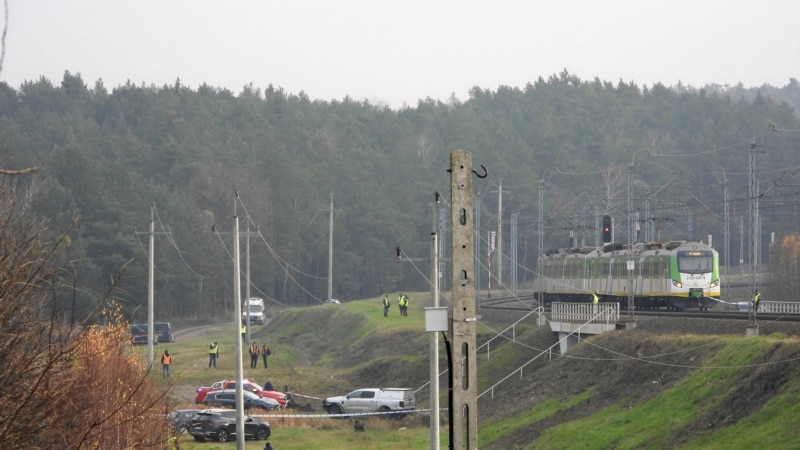 Polonia cere extrădarea suspecților de sabotaj refugiați în Belarus și își întărește măsurile de securitate internă