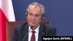 Miloš Zeman Sentyabrın 11-də Belqrada səfəri zamanı çıxış edir