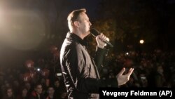 Алексей Навальный на митинге в Астрахани
