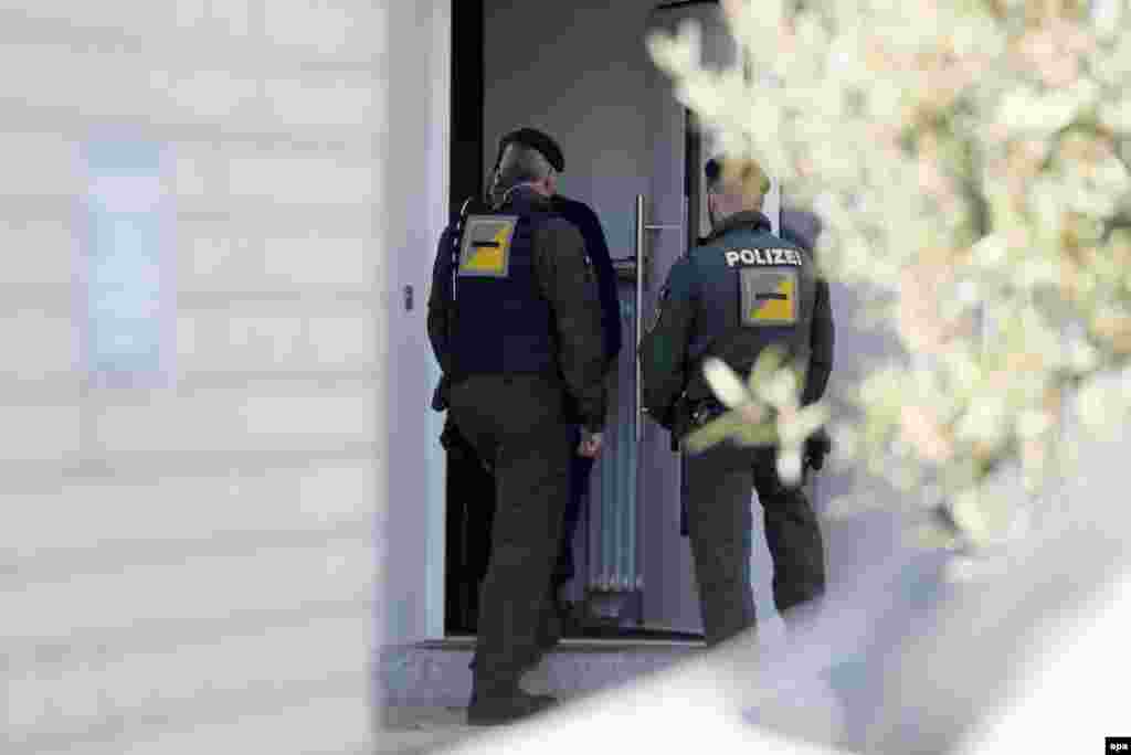 ГЕРМАНИЈА - Стотици полицајци извршија претрес на 47 имоти во Германија како дел од истрагата спроведена поради сомнение за милионска измама со лекови против рак, пренесе германската новинска агенција ДПА.