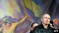 Михаил Ходорковский на площади Независимости в Киеве