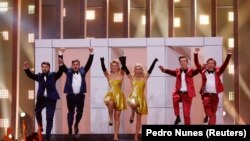 "Smisao Eurosonga je da čujemo i vidimo kulture koje su drugačije od naše." (na fotografiji: predstavnici Moldavije na Eurosongu, 2018.)