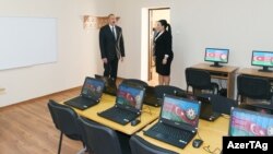 İ.Əliyev yeni məktəbin açılışında