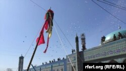 جریان بلند شدن جهنده زیارت سخی در مزارشریف در روز نوروز