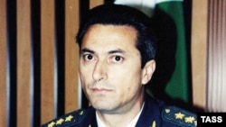 Депутат Госдумы Валерий Драганов в 1998-1999 годах занимал пост главы Государственного таможенного комитета, впоследствии преобразованного в ФТС