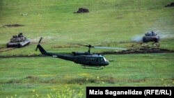 Pamje e një ushtrimi ushtarak të mëparshëm, që është mbajtur në bazën ushtarake Vaziani afër kryeqytetit Tbilisi në Gjeorgji
