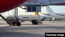 Cisterna e Exfisit në Aeroportin e Prishtinës.