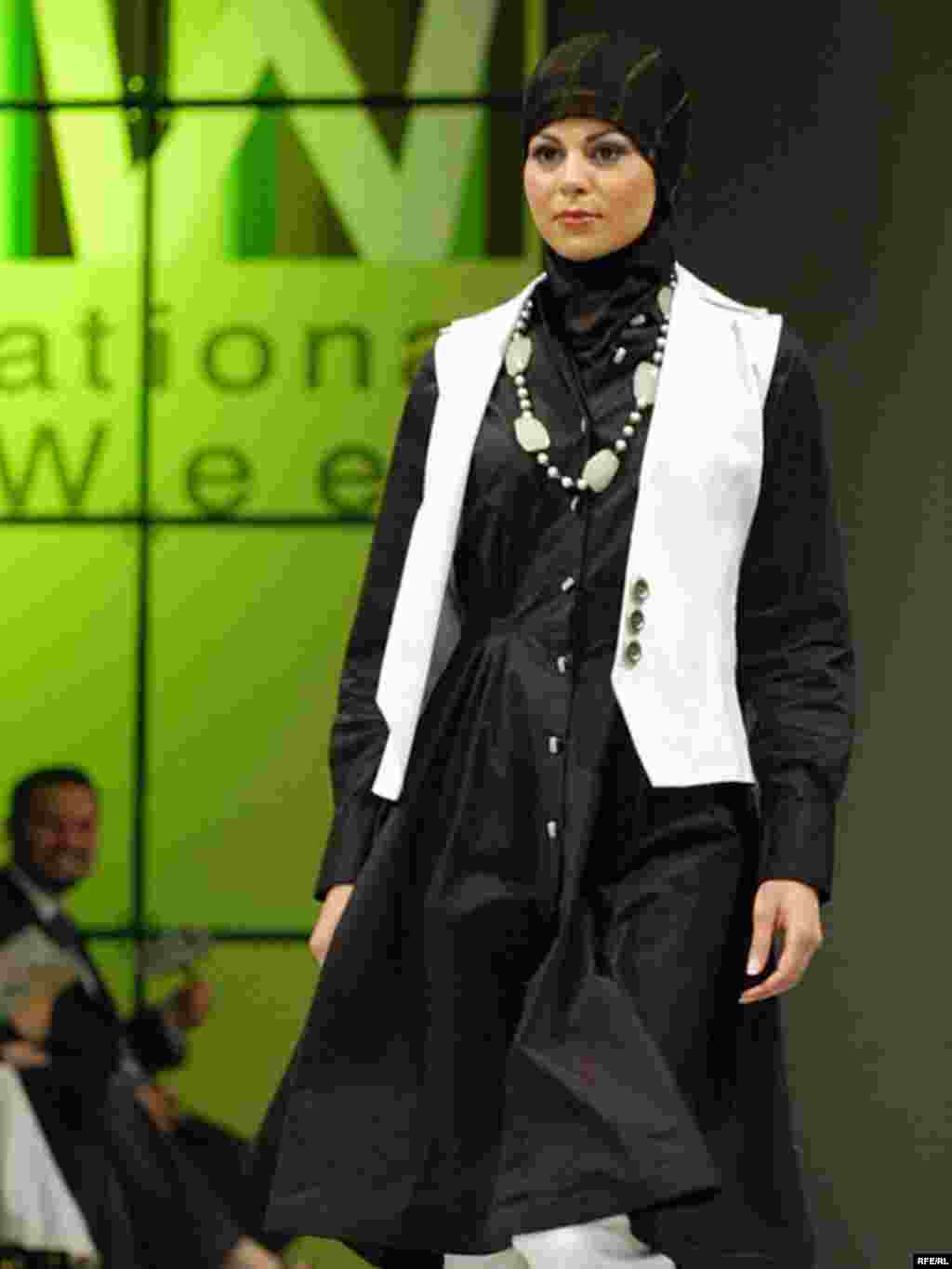 UAE - Dubai Fashion Week, 22-25Oct2007